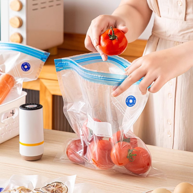 Vakuová svářečka potravin - rychlá, odolná, dodává se s opakovaně použitelnými sáčky Ziplock pro opakované použití
