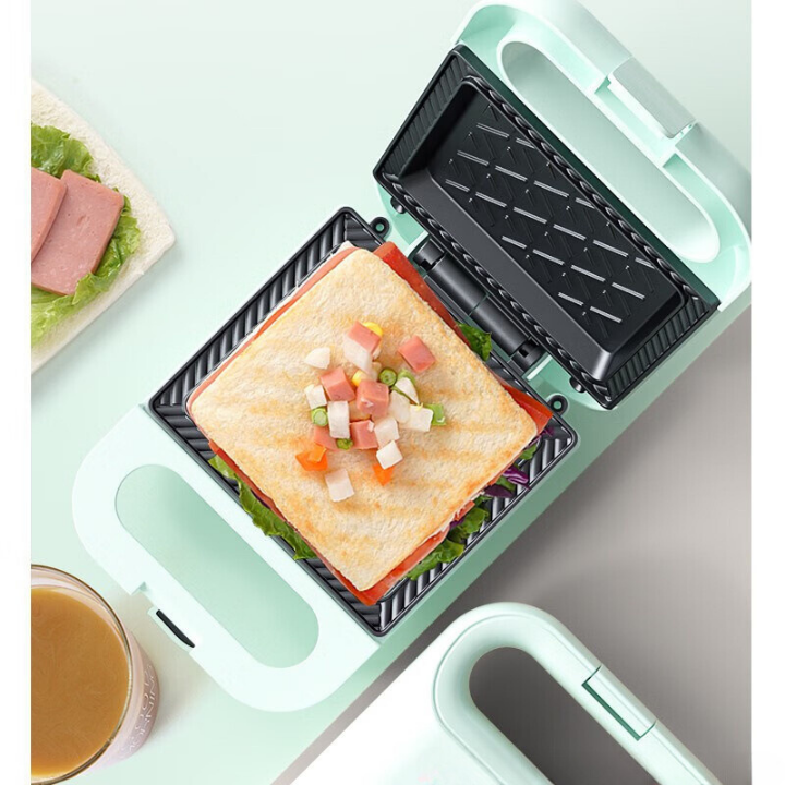 Kompaktní a nepřilnavý sendvičovač s výkonem 650W