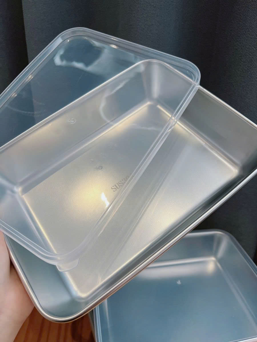 Nádoba z nerezové oceli 304 o objemu 2500 ml – Bezpečné a praktické řešení pro uchovávání potravin (25×20×6 cm)