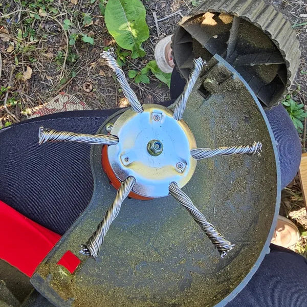 ⚡ Hlava sekačky má 6 větví pletených ze silného ocelového drátu